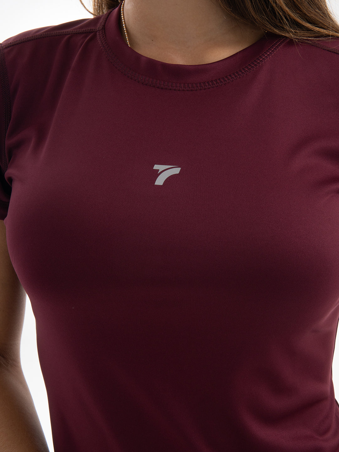 CAMISETA COMPRESION MANGA CORTA D -VINOTINTO OSCURO