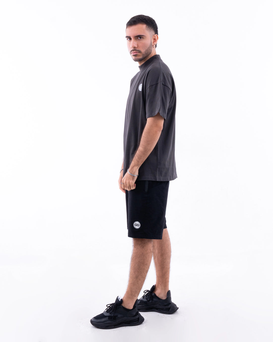 CAMISETA KENDRICK - GRIS OSCURO
