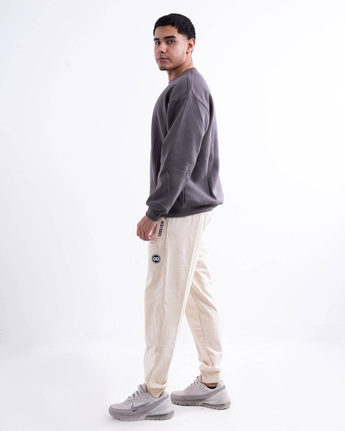 JOGGER UZI - ALMENDRA