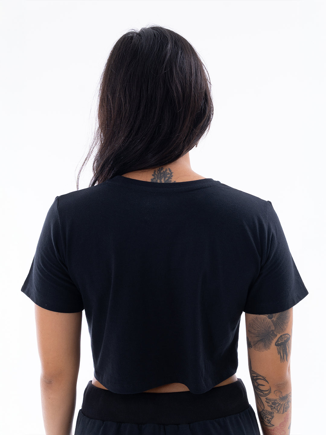 CAMISETA CROP TOP KIM - NEGRO